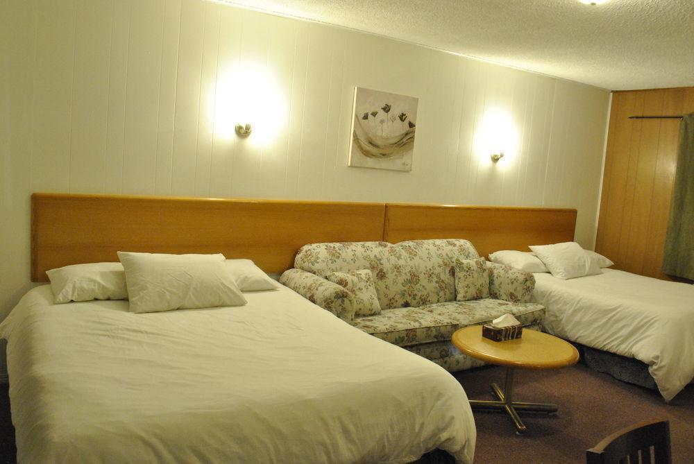 Neepawa Motel Buitenkant foto